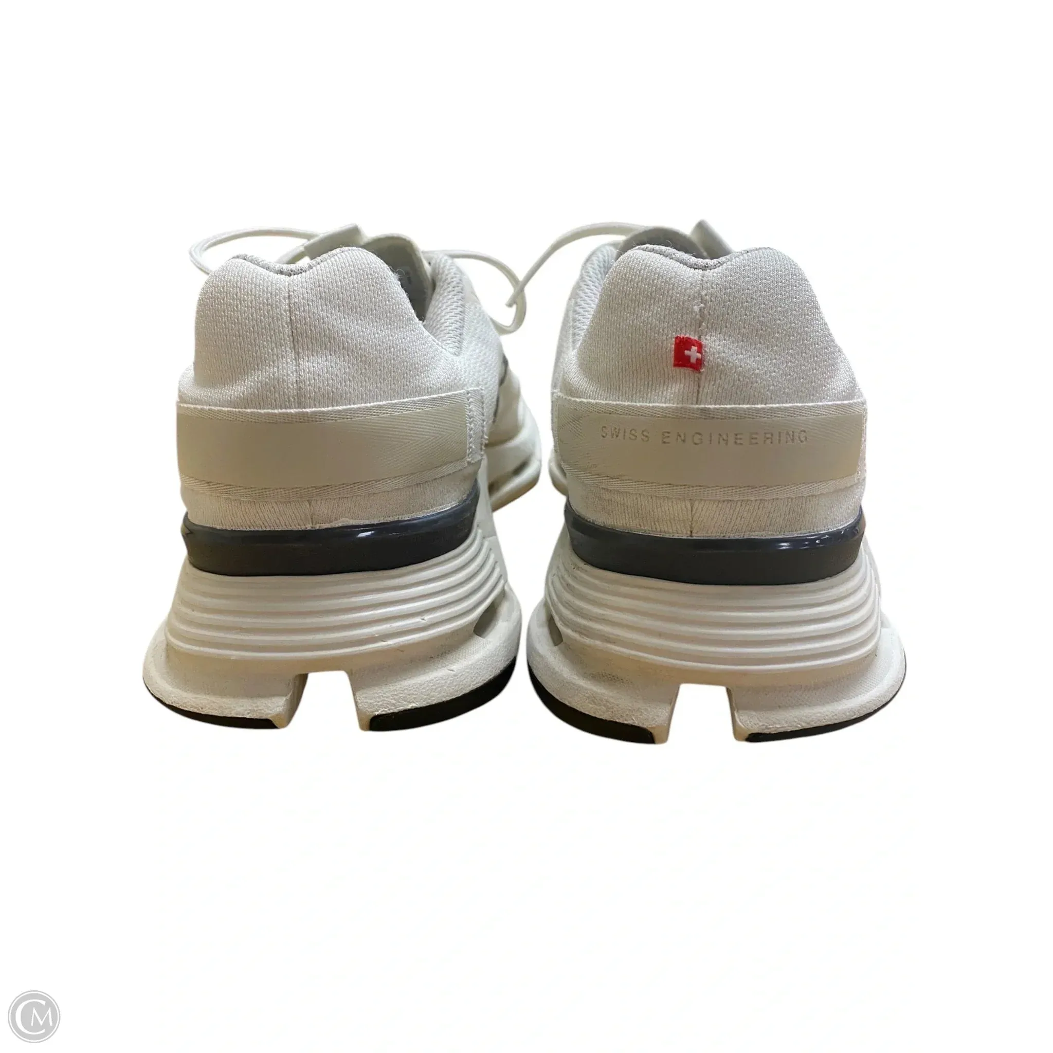 Shoes Athletic By Clothes Mentor In Cream, Size: 10