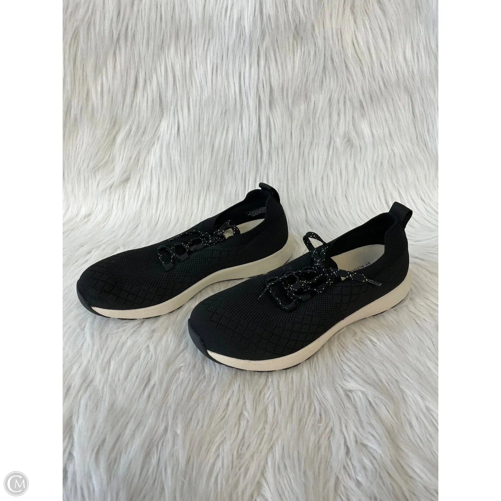 Shoes Athletic By Cmc In Black, Size: 8.5