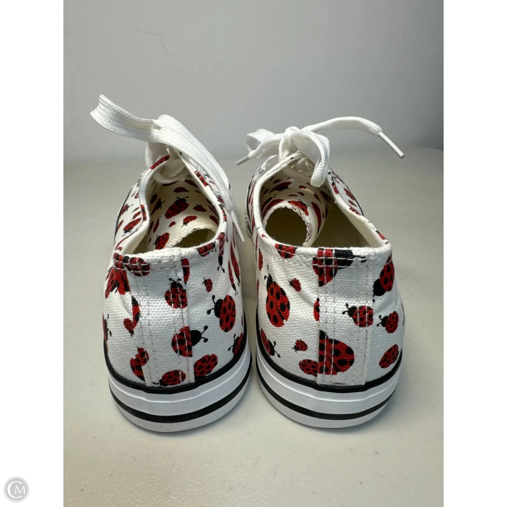 Shoes Sneakers By Clothes Mentor In Red & White