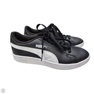 Shoes Sneakers By Puma In Black & White, Size: 8