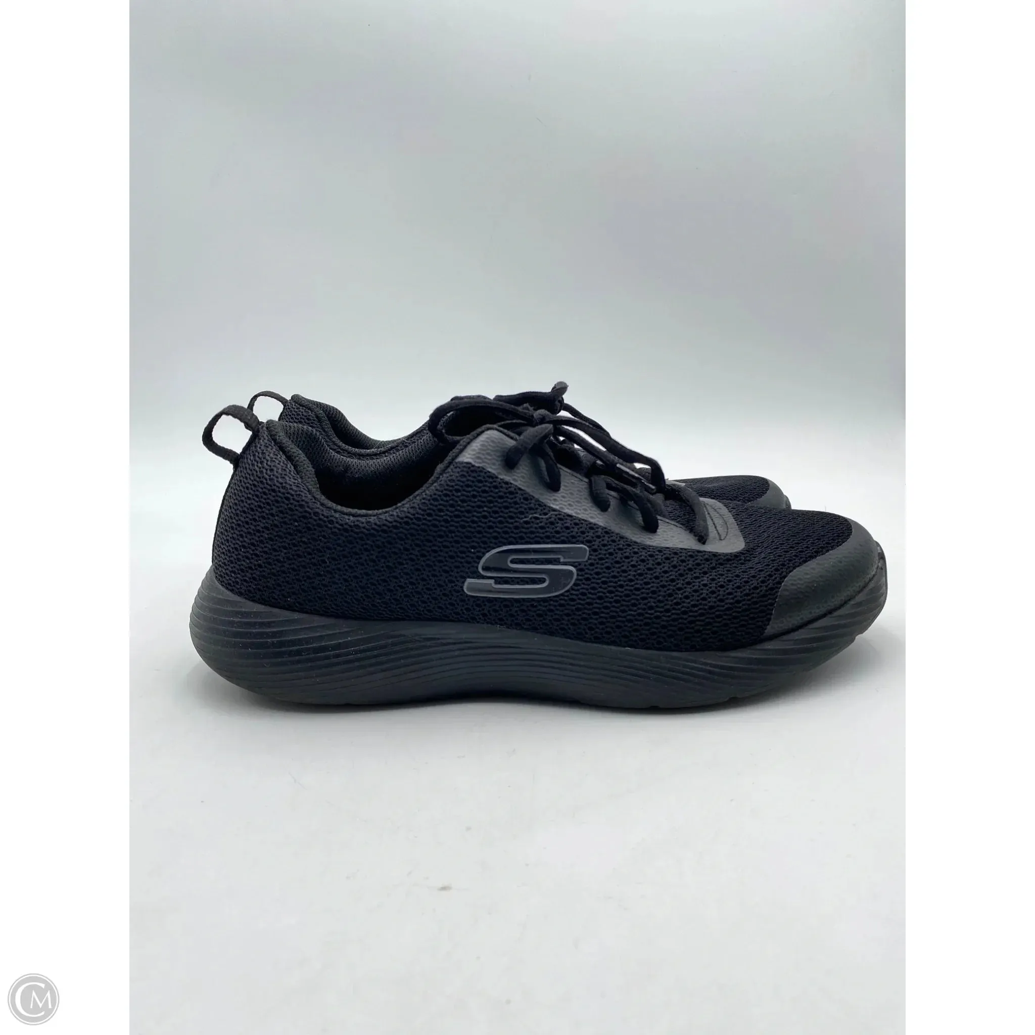 Shoes Sneakers By Skechers In Black, Size: 10