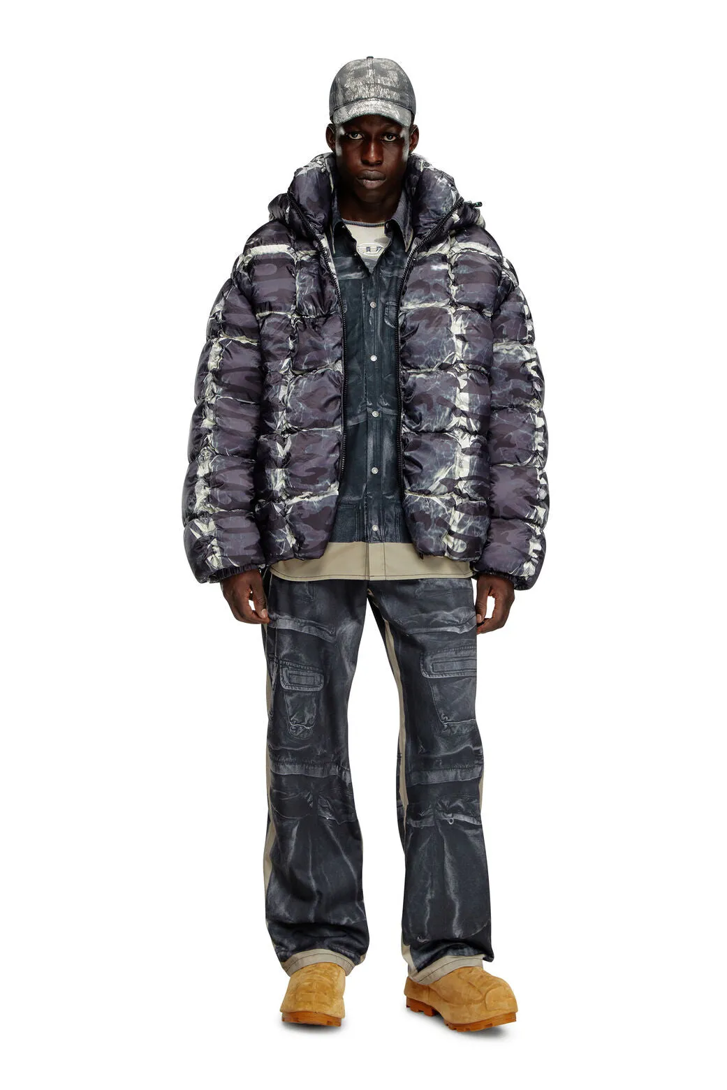 W-Claus-Camu Hooded puffer jacket with camo print Grey