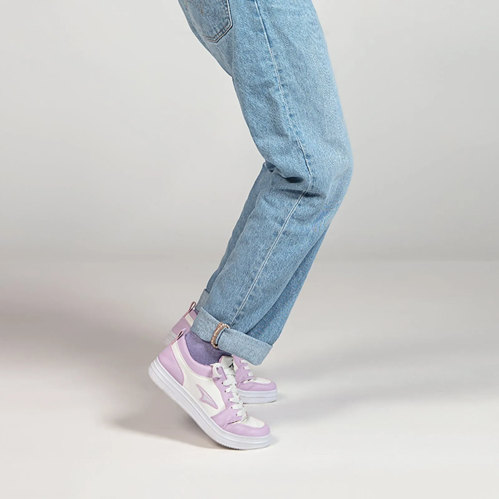 Women's Trendy Sneakers