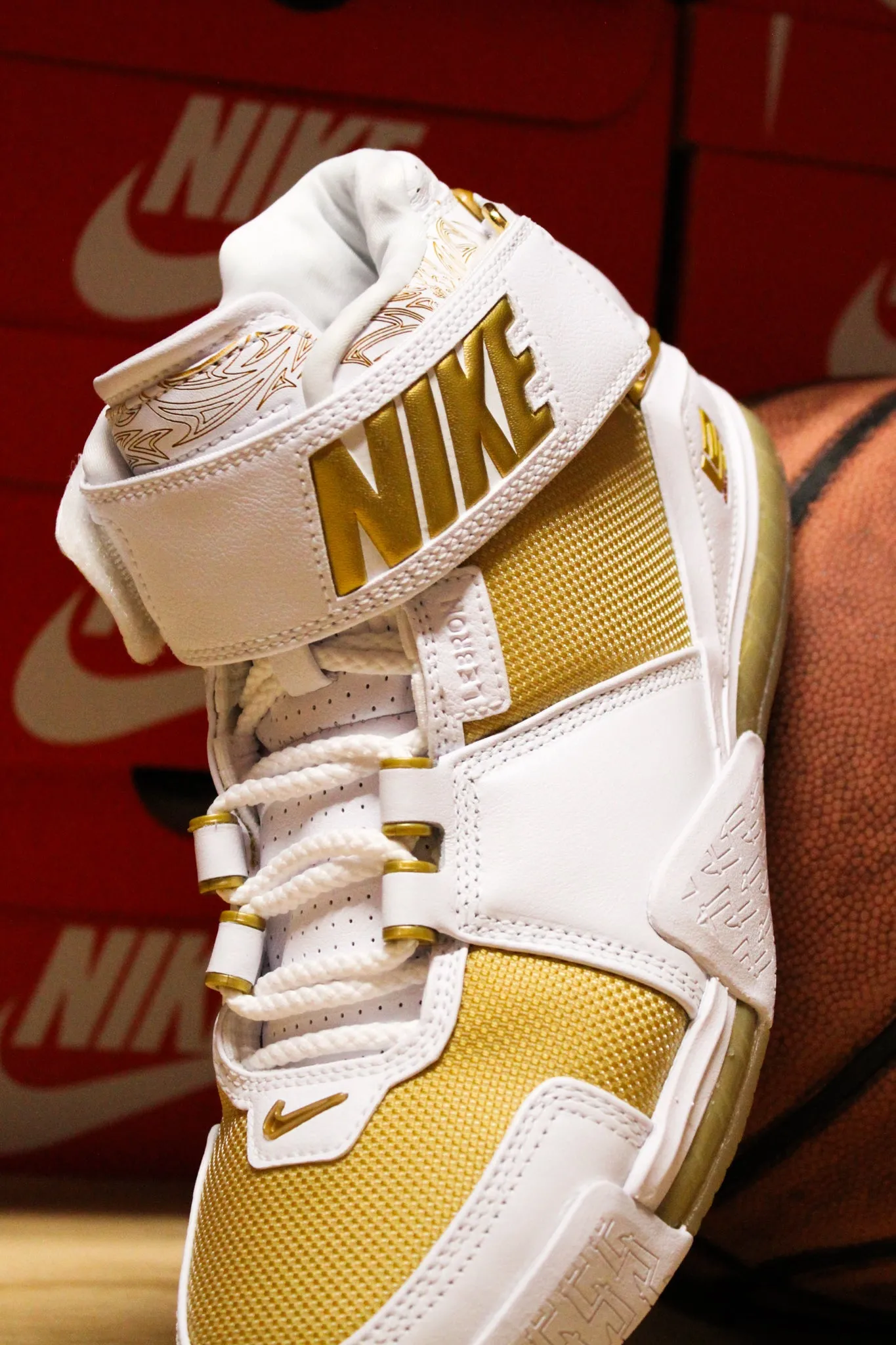 ZOOM LEBRON II QS MACCABI