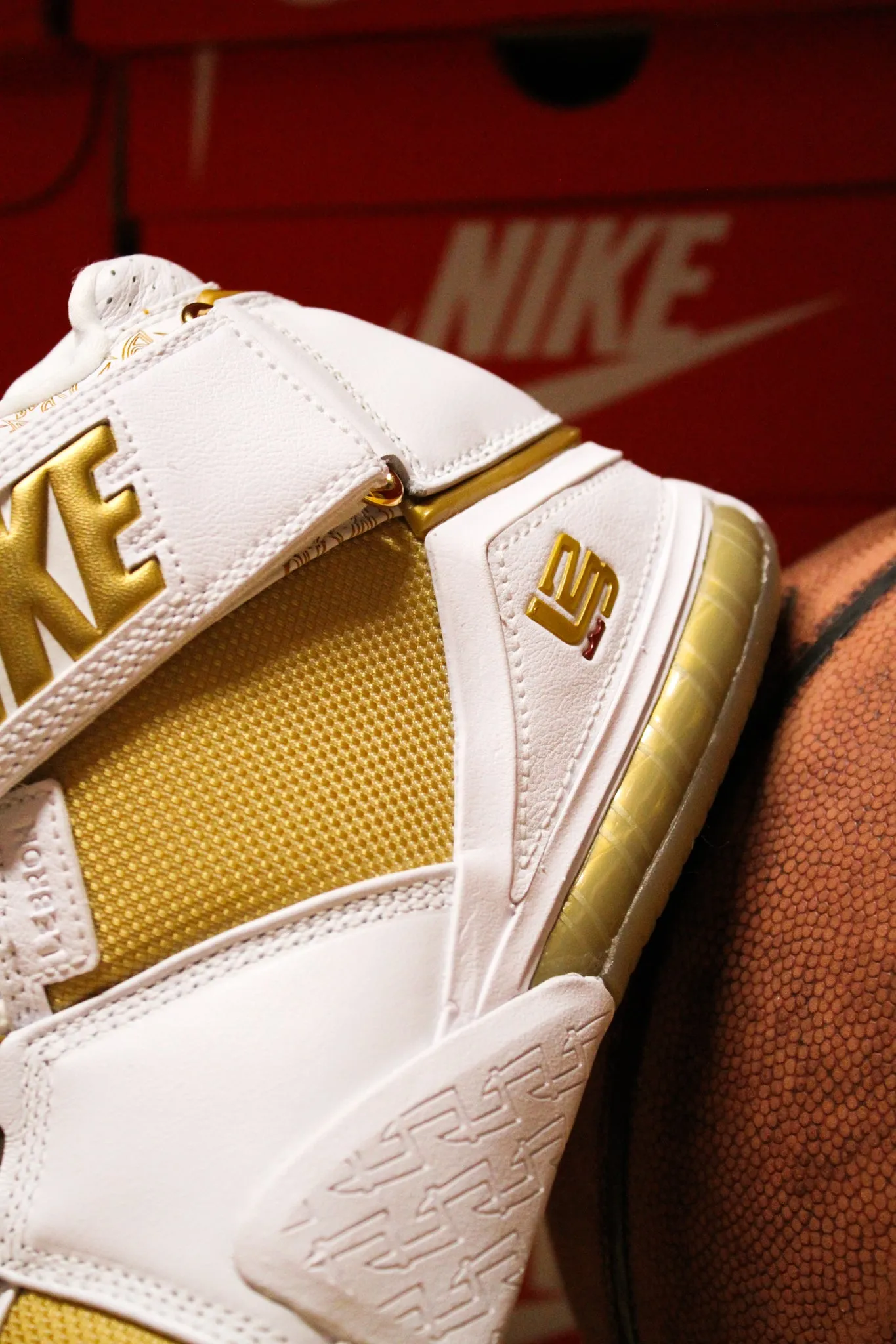 ZOOM LEBRON II QS MACCABI