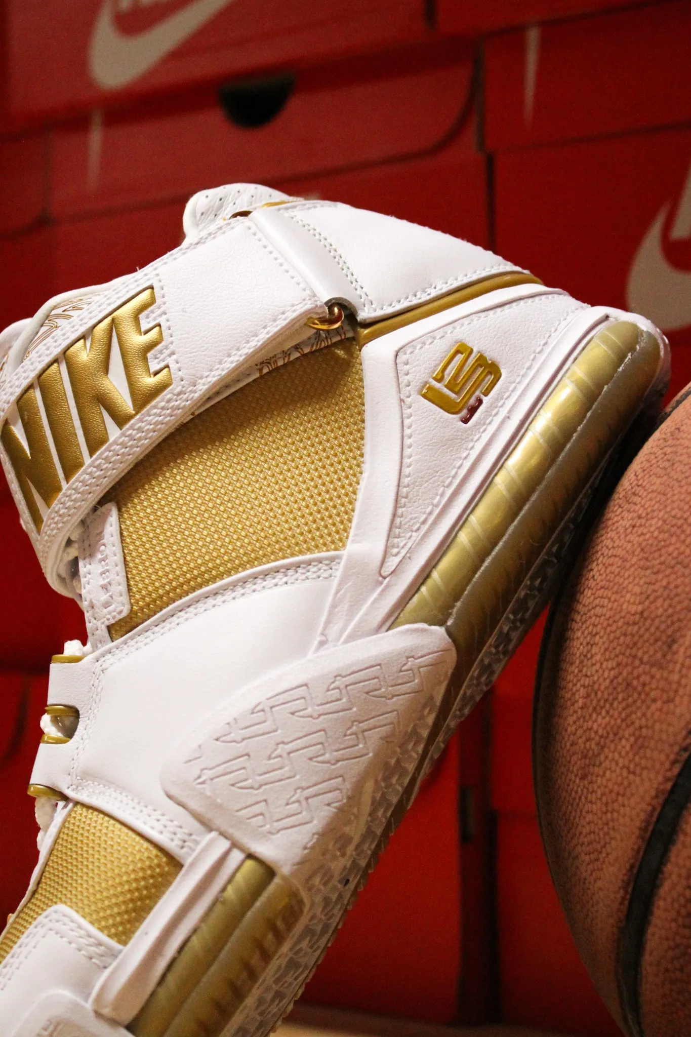 ZOOM LEBRON II QS MACCABI